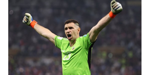 2023 Il portiere Emiliano Martínez subisce il primo gol in Argentina